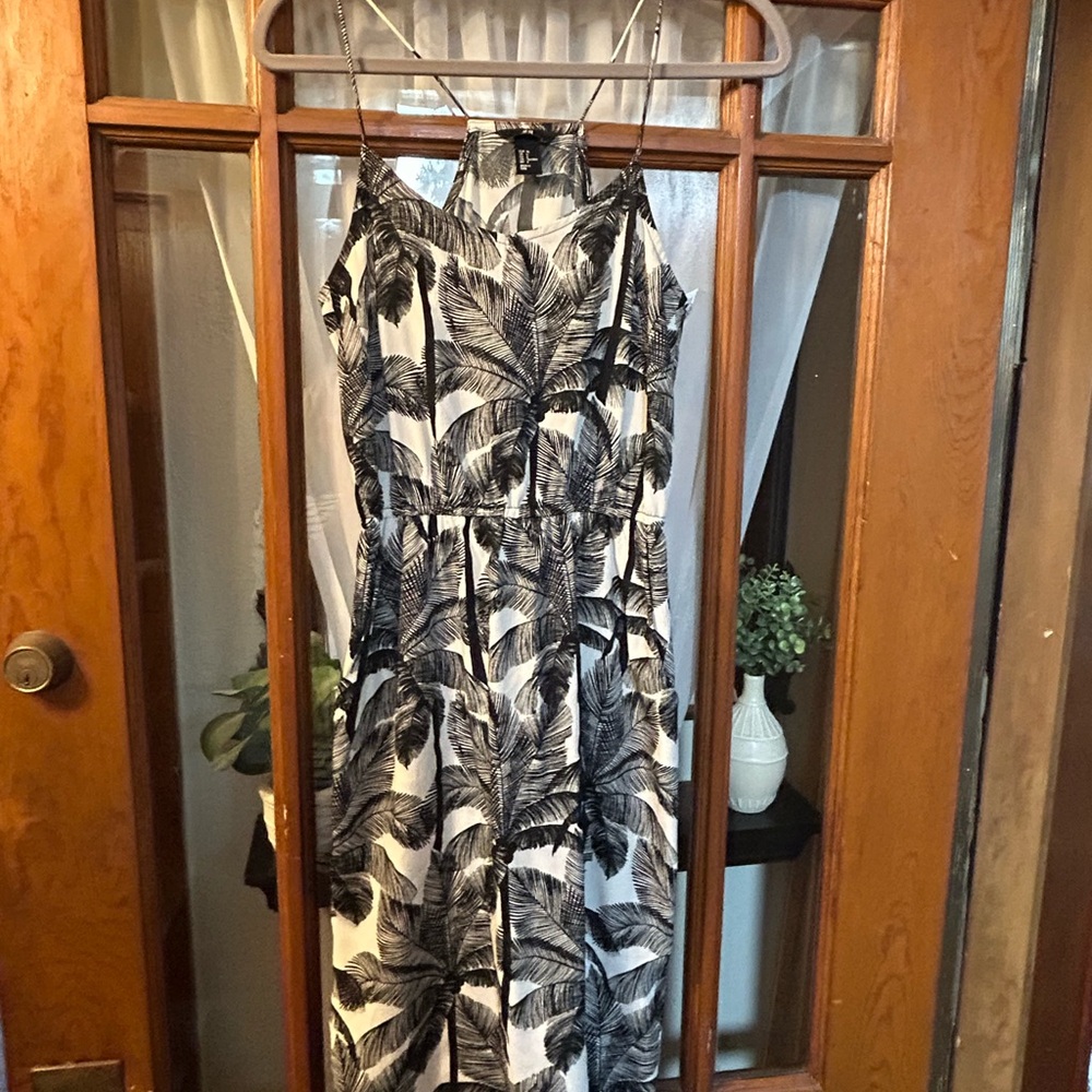 H&M Black and White Leaf Print Midi Dress